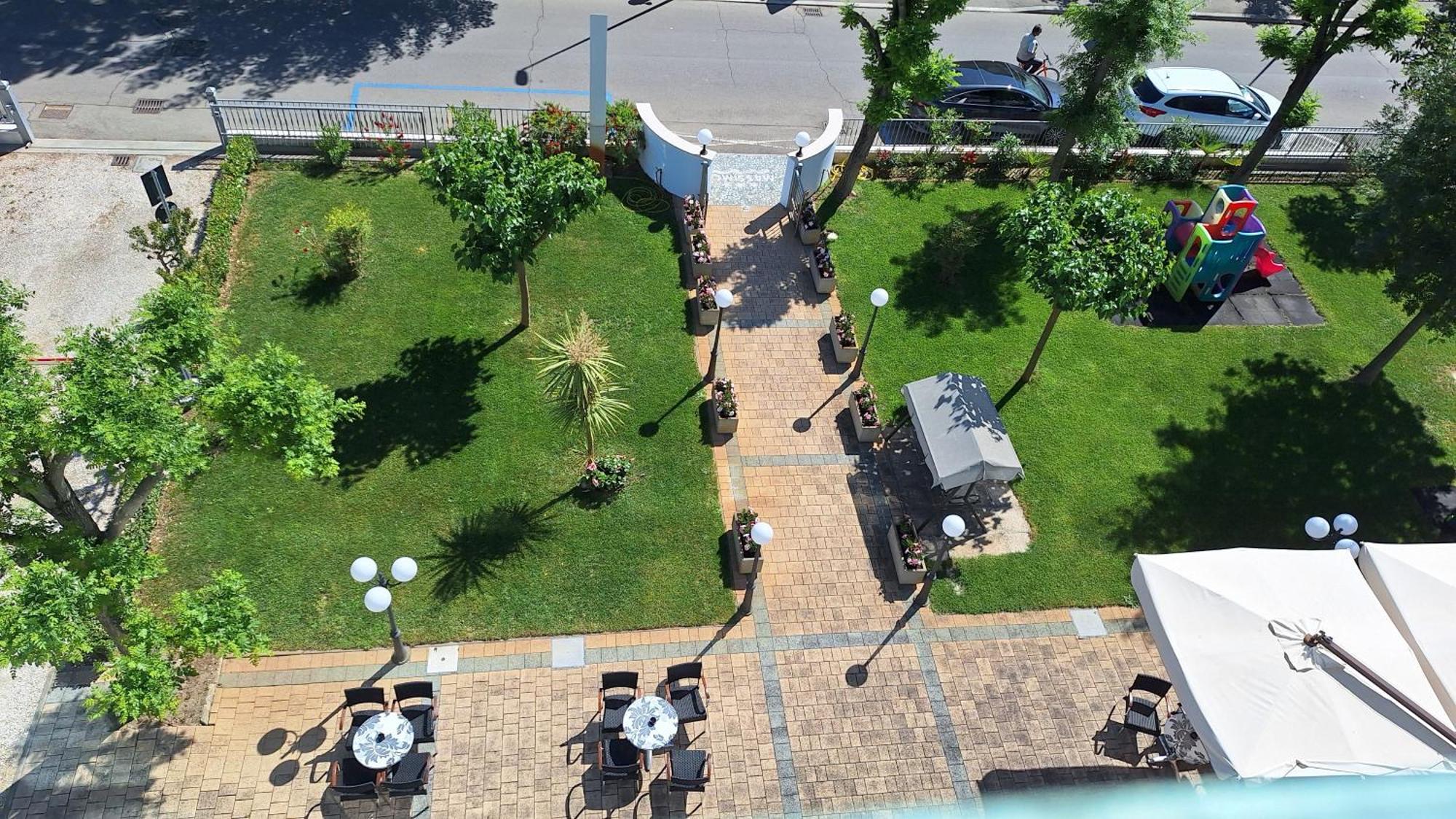 Hotel Massimo Cervia Exterior foto